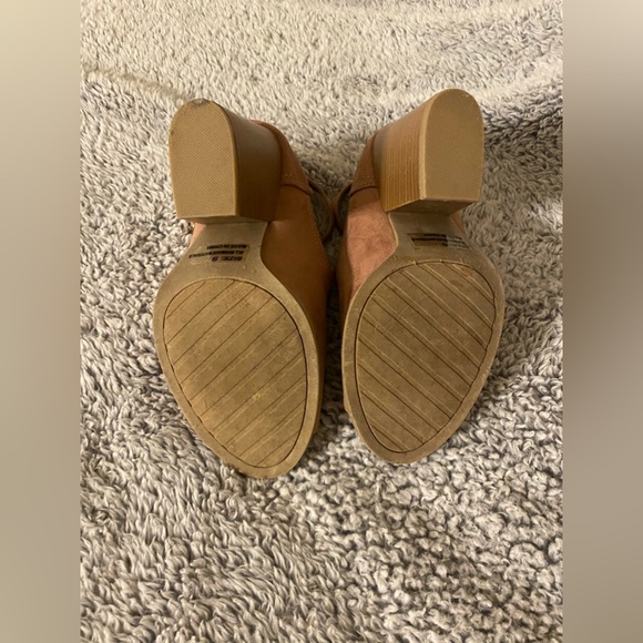 Pink booties - Picture 2 of 4